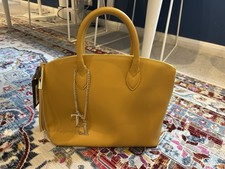 Brand: Tuscany Leather