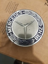 Mercedes-Benz  A1704000025  Wheel Centre Cap for C Class Model x1