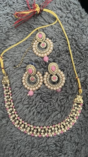 Light pink and - and, jewellery