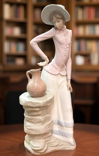 Lovely vintage nao lladro - lovely,