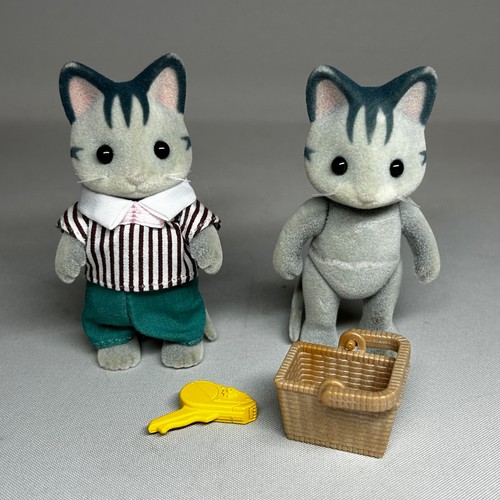 Sylvanian families village - families,