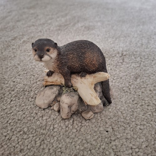 Border fine arts vintage otter - fine,