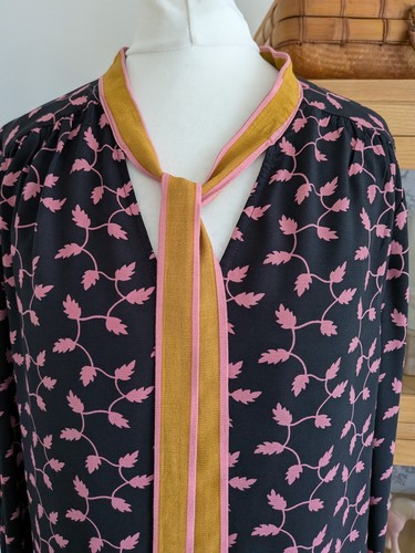 Boden tie neck blouse - , ditsy
