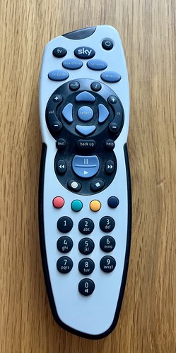 Sky plus remote control urc - +,