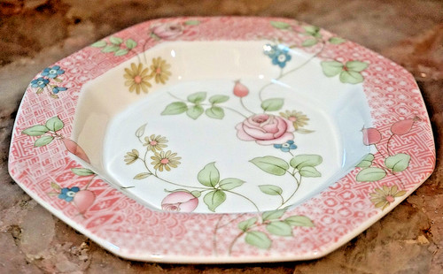 Wedgwood rosehip octagonal - rosehip,