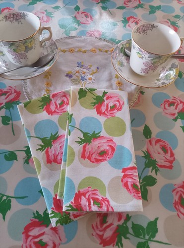 Cath kidston rose spot white - rose,
