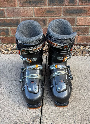Head type ski - boots, mondo