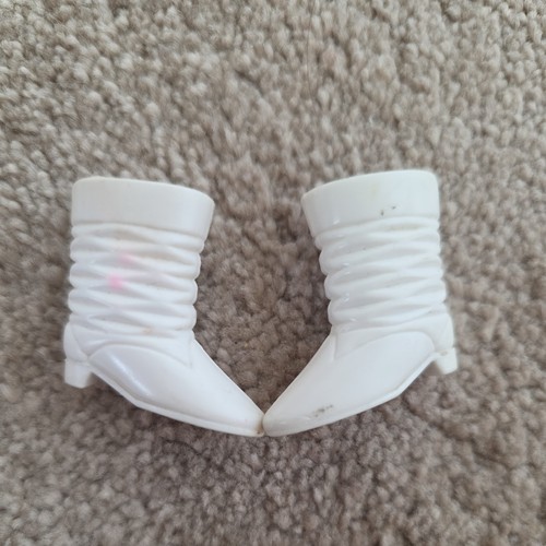Vintage sindy doll white - vintage,