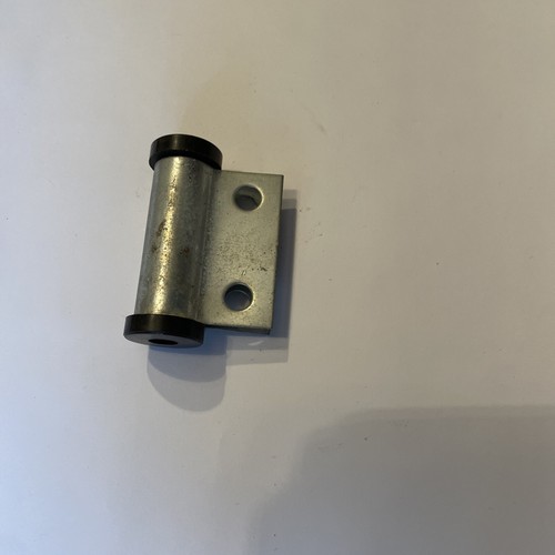 Mgb v8 exhaust bracket - gt,
