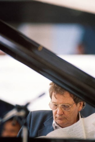 Stan tracey performs stage - performs,