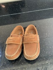 Boys shoes