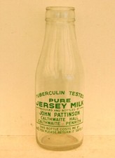 nice 1950's Pattinson ( Calthwaite ) Penrith CUMBRIA dairy milk bottle