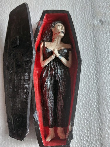 Oak dollhouse vampire dracula - oak,