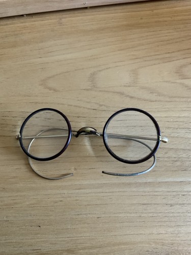 Wire rim antique - antique, vintage