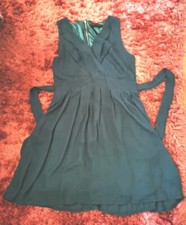 TENKI EMERALD GREEN SHORT V NECK DRESS WITH FULL SKIRT SZ 10