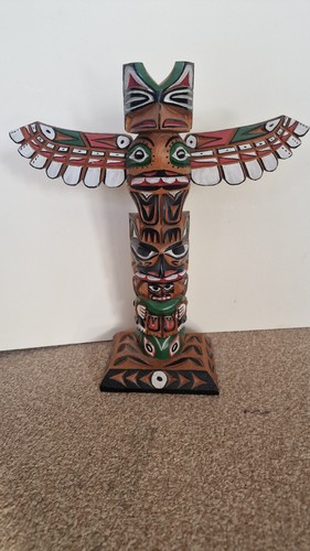 Totem pole wooden hand - wooden,