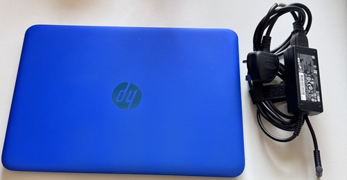 Stream laptop with - stream,