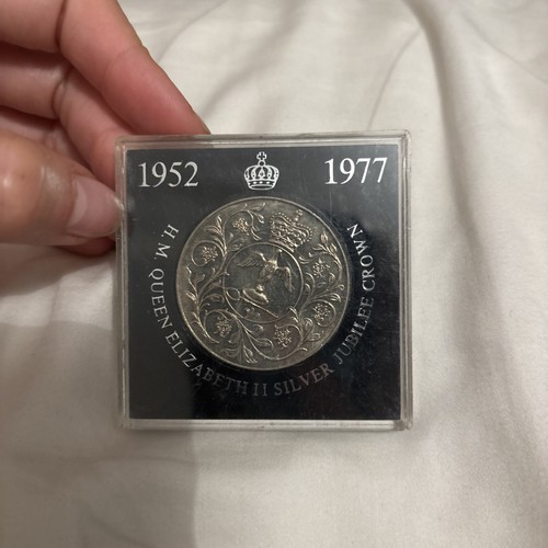 Queen elizabeth silver jubilee - elizabeth,