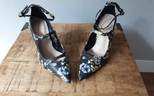 Brand New Marks and Spencer Ladies Dress Shoes Size 5...