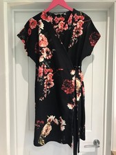 Dorothy Perkins Floral Wrap