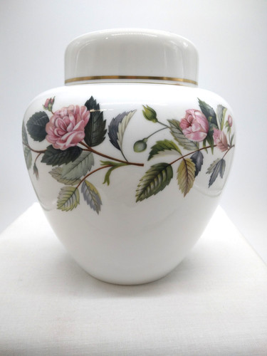 Wedgwood hathaway rose - wedgwood, lidded