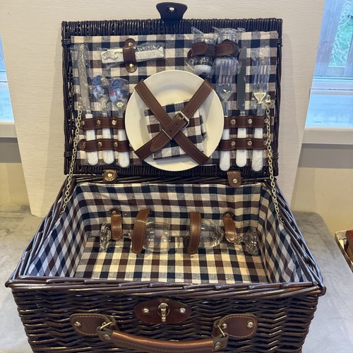 Person wicker picnic hamper - 2,