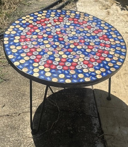 Round bottle cap table wood - round,
