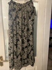 Ladies Size Large Mint Velvet Beach Sarong