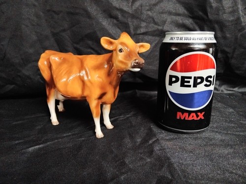 Beswick dairy cow display - dairy,