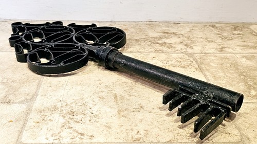 Large cast iron - large, decorative