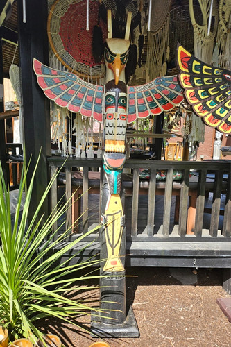 Totem pole torture - pole, deco