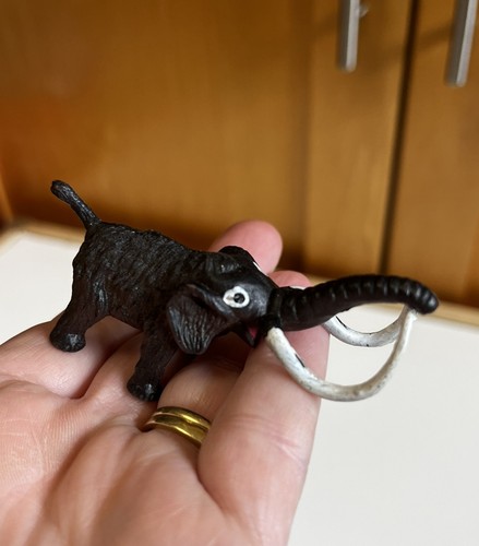 Vintage 1972 wooly mammoth