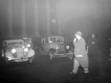 The rue Royale fog headlights cars are alros that clock indicates - 1935 Photo