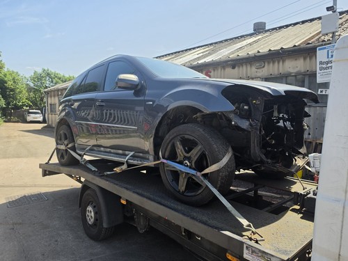 Breaking mercedes benz m - mercedes-benz,