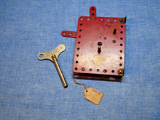 VINTAGE MECCANO - REVERSING CLOCKWORK MOTOR WITH KEY - IN RED