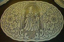 16" x 12" Oval lace doilies