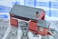 Hornby Skaledale Resin R8582 Goods Shed Red Brick. Working Interior Light.