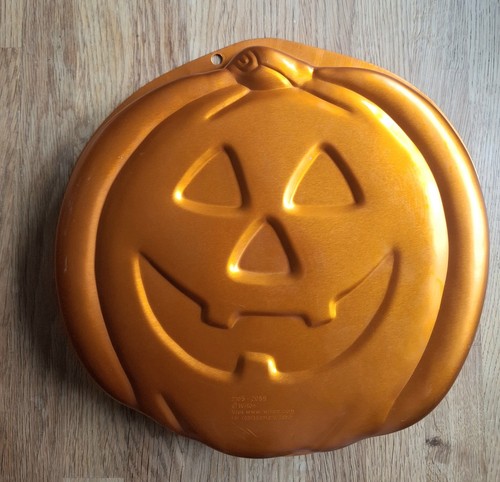 Vintage wilton pumpkin cake - vintage,