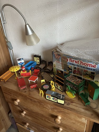 Vintage dolls house - vintage,