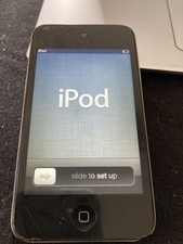 iPod touch 4th generation 8gb black/silver MC540BT/A in original box
