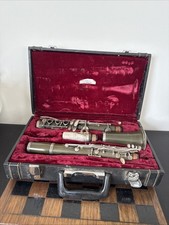 CLARINET Lark' Model M4001 Cased Clarinet
