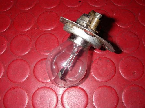 Headlight lamp socket bulb