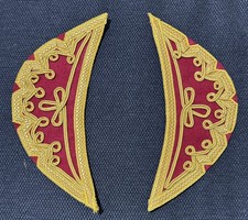Red doublet shoulder - red,