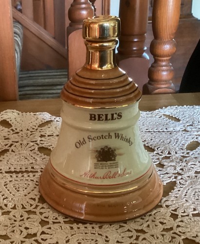 Wade pottery bell s - bell's, old