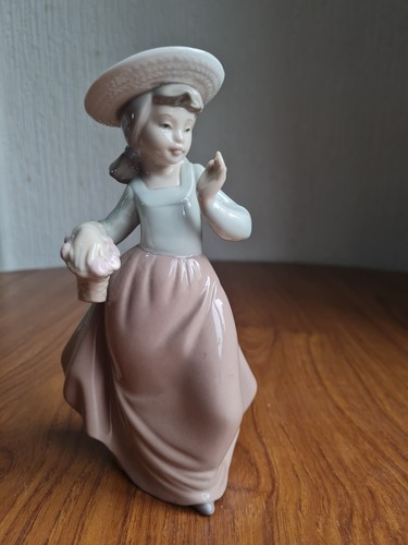 Lladro nao girl - lladro,