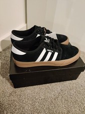 UK 9.5 - Adidas Seeley XT