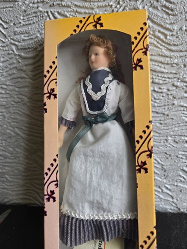 Dolls house accessories del - dolls,
