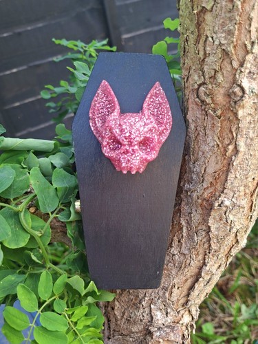 Spooky cute pink glitter resin - pink,