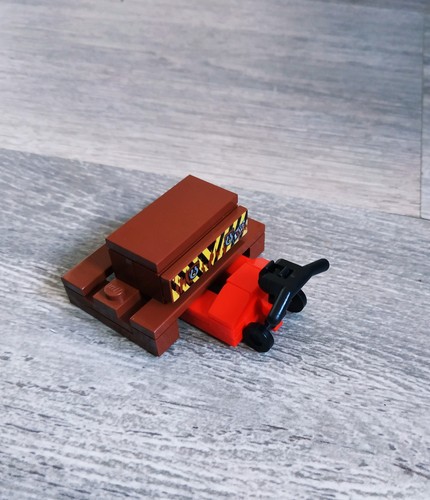 Pallet truck with parcels - pallet, 2