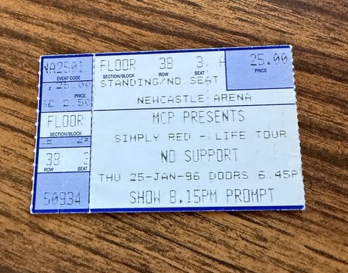 Simply red rare concert - red,